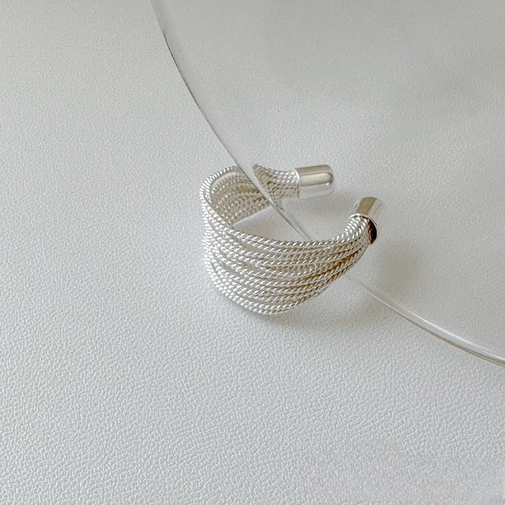 Un anello con misura regolabile