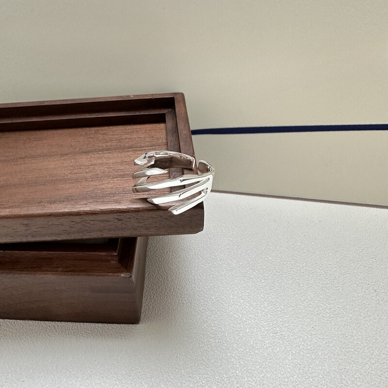 Un anello dal design unico