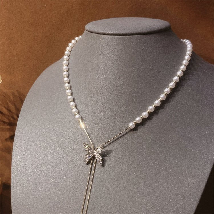 Collana con design a farfalla